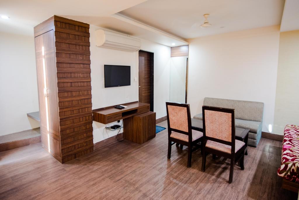 Hotel Crown Palace Bhopal Ngoại thất bức ảnh